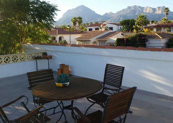 Villa Naranjo Comfortable Holiday Residence
