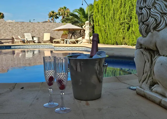 Villa Tres Palmeras en Alfaz del Pi , Albir, Benidorm